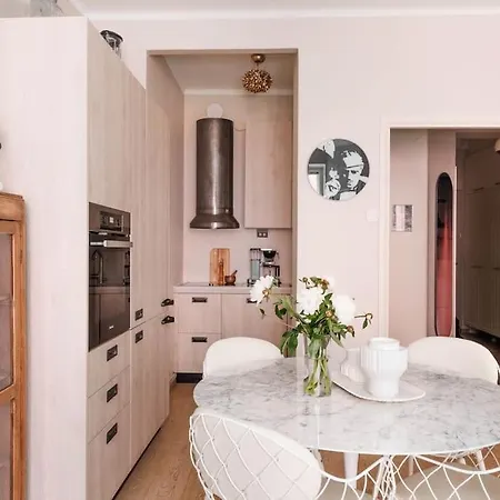 Apartment Charming For Max 4